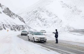 تردد در جاده زنجان به طارم با بستن زنجیر چرخ امکان‌پذیر است